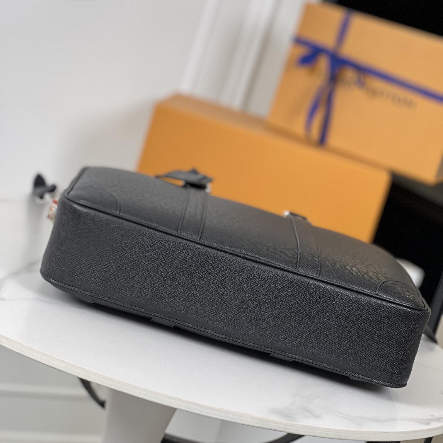 Louis Vuitton Porte Documents Voyage    M30967 - DopestKickz