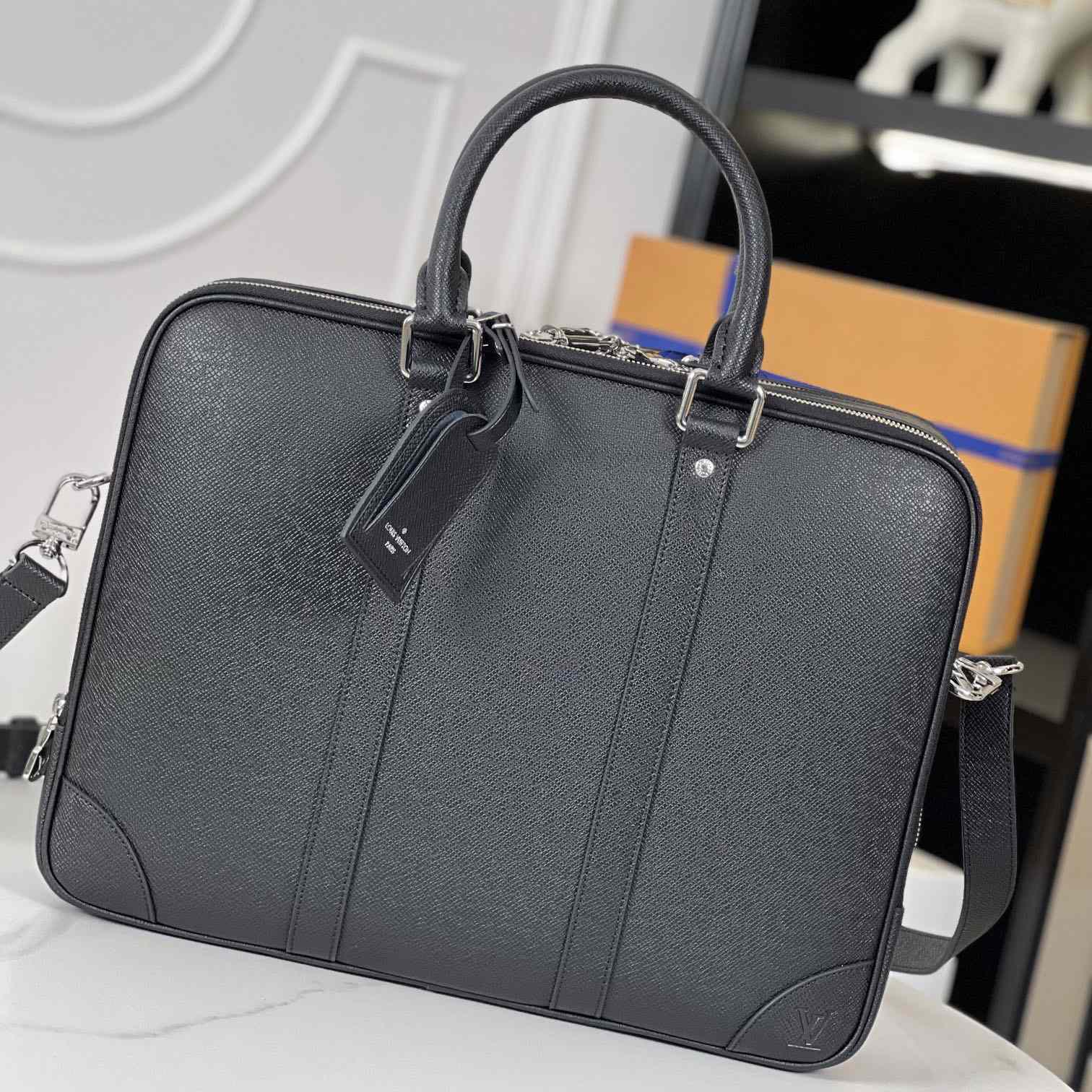 Louis Vuitton Porte Documents Voyage    M30967 - DopestKickz