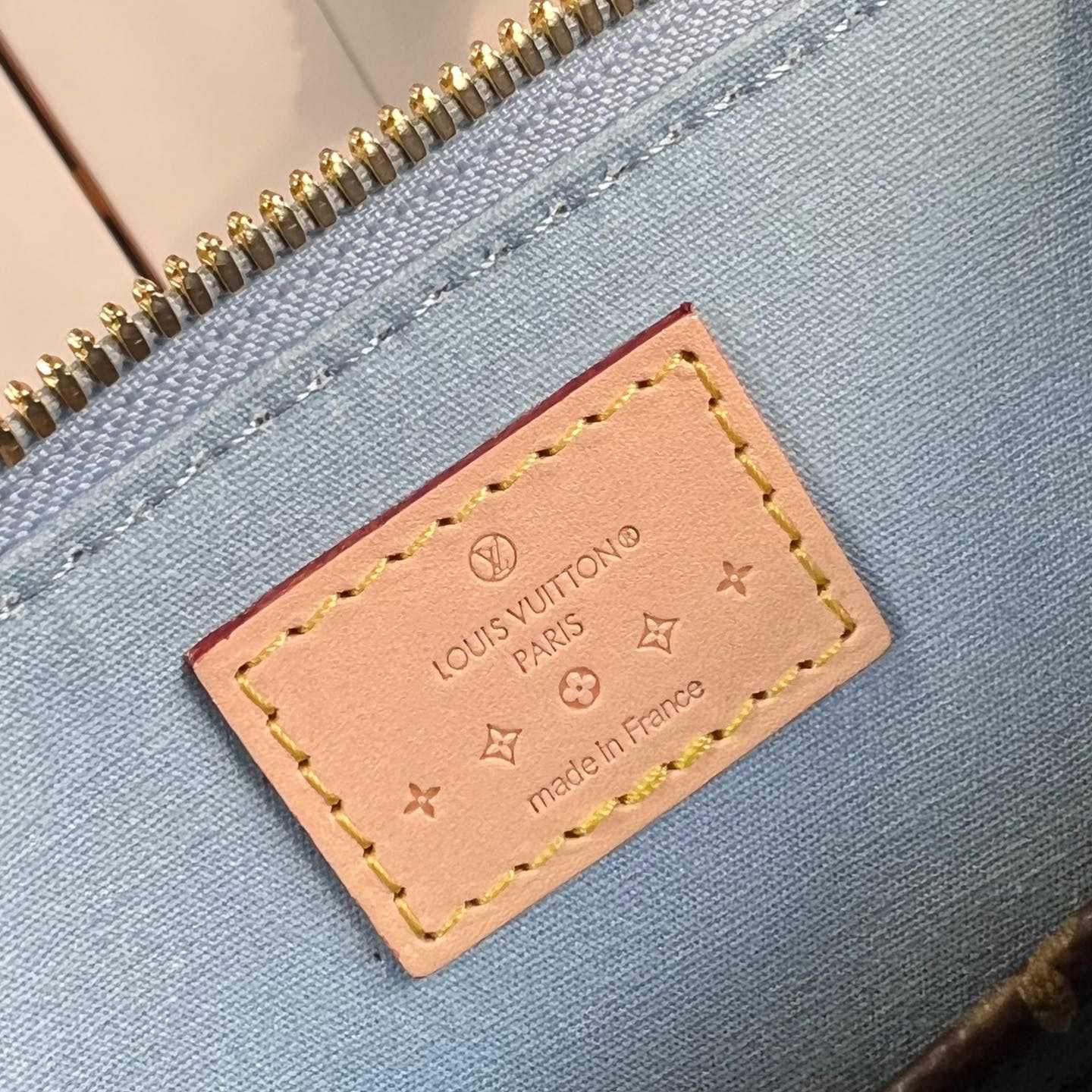 Louis Vuitton Alma BB   M24062 - DopestKickz