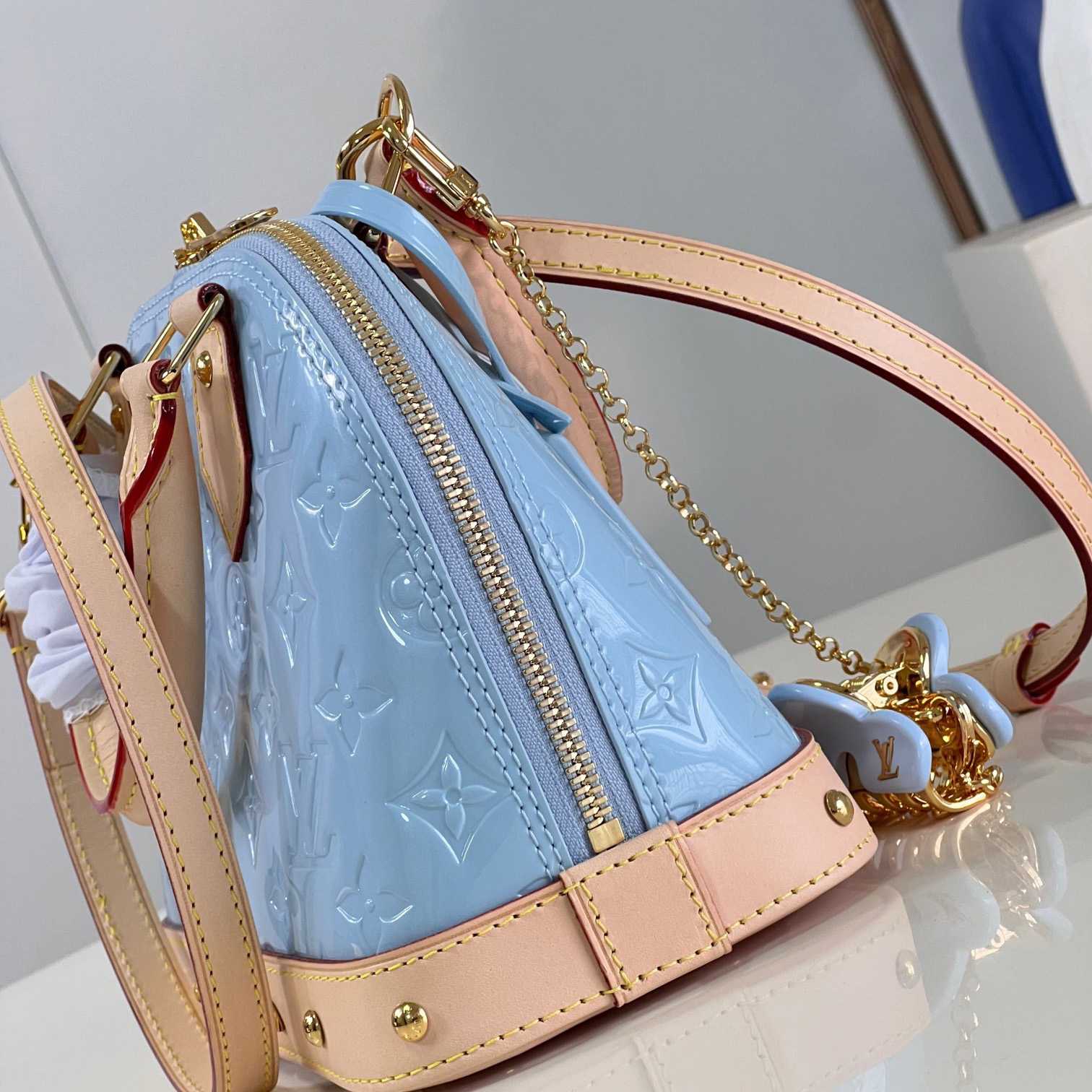 Louis Vuitton Alma BB   M24062 - DopestKickz