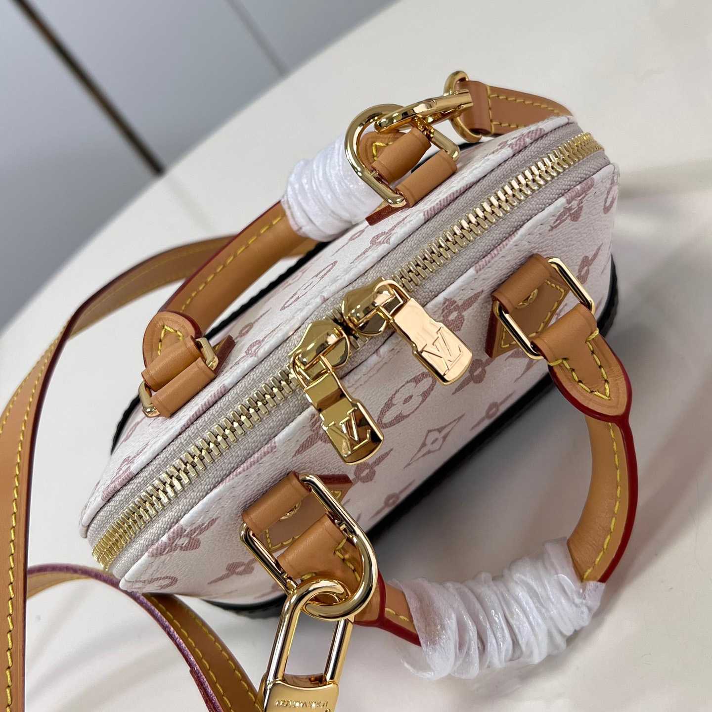 Louis Vuitton Nano Alma   M46895 - DopestKickz