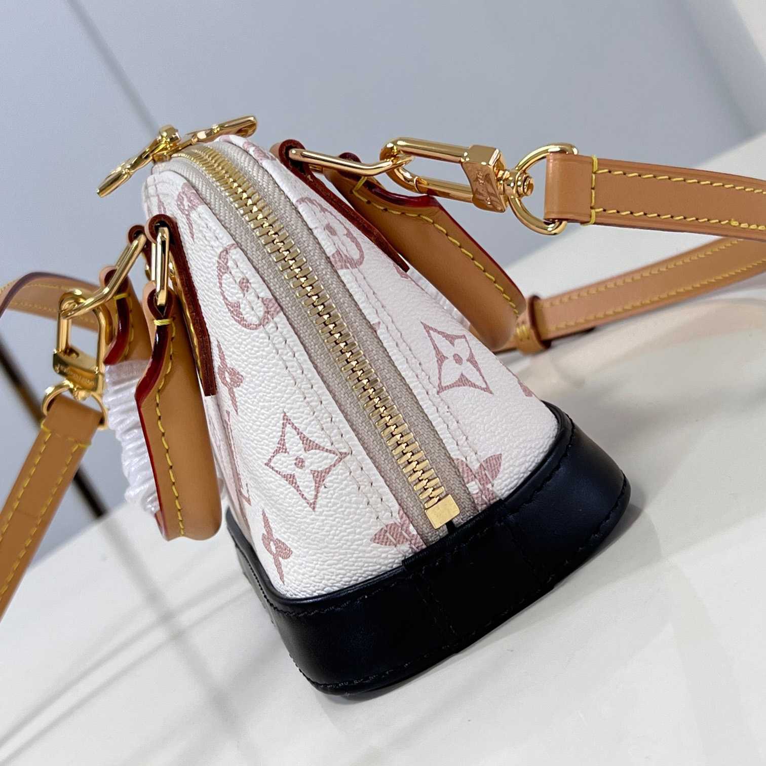 Louis Vuitton Nano Alma   M46895 - DopestKickz