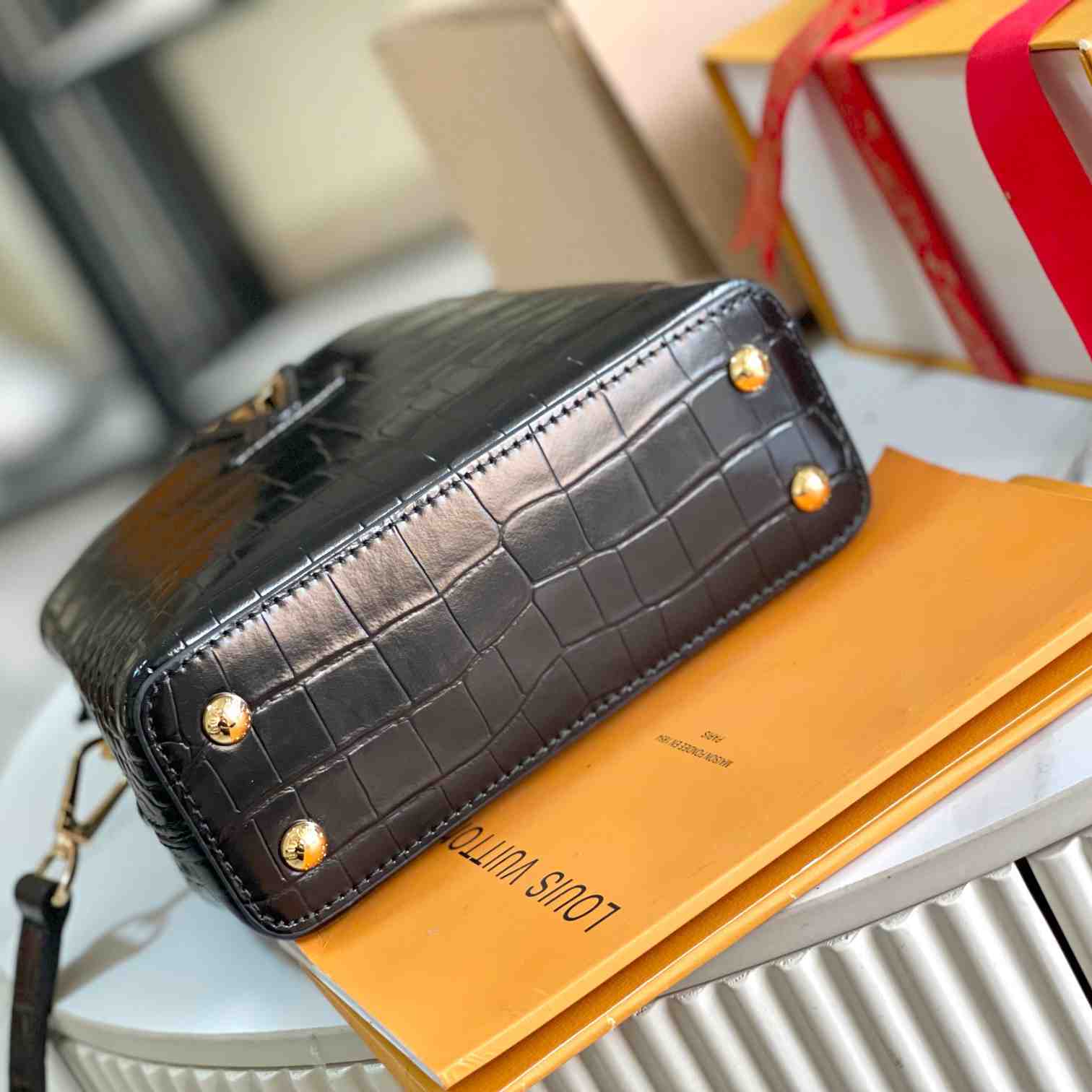 Louis Vuitton Capucines Mini     N93429 - DopestKickz