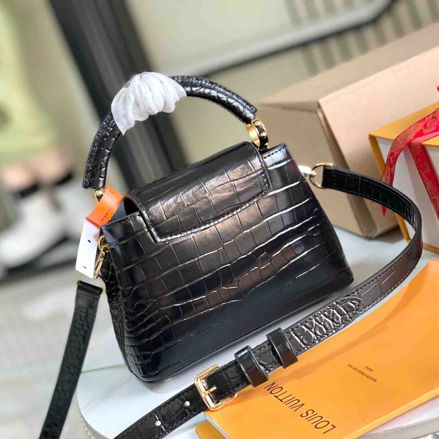 Louis Vuitton Capucines Mini     N93429 - DopestKickz