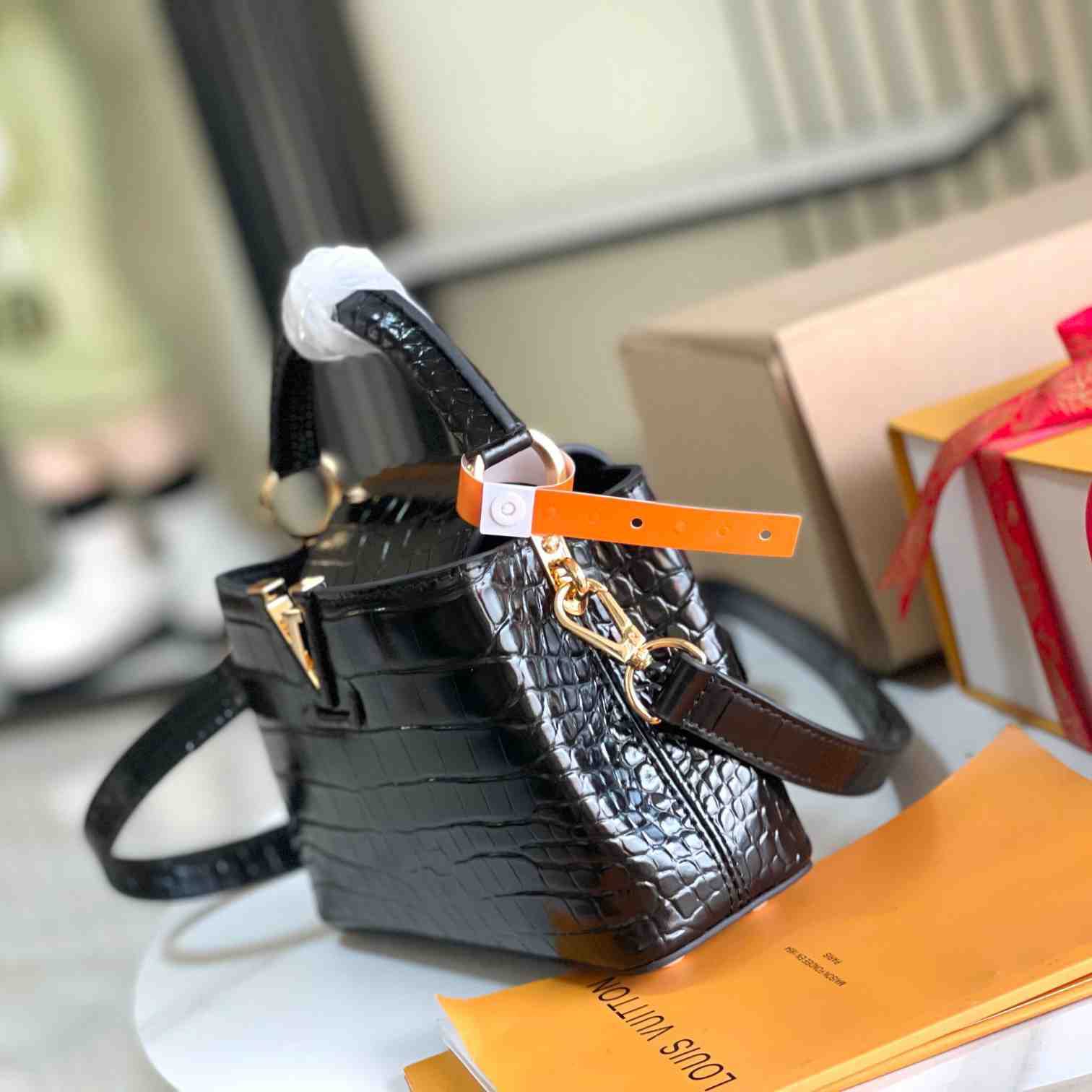 Louis Vuitton Capucines Mini     N93429 - DopestKickz