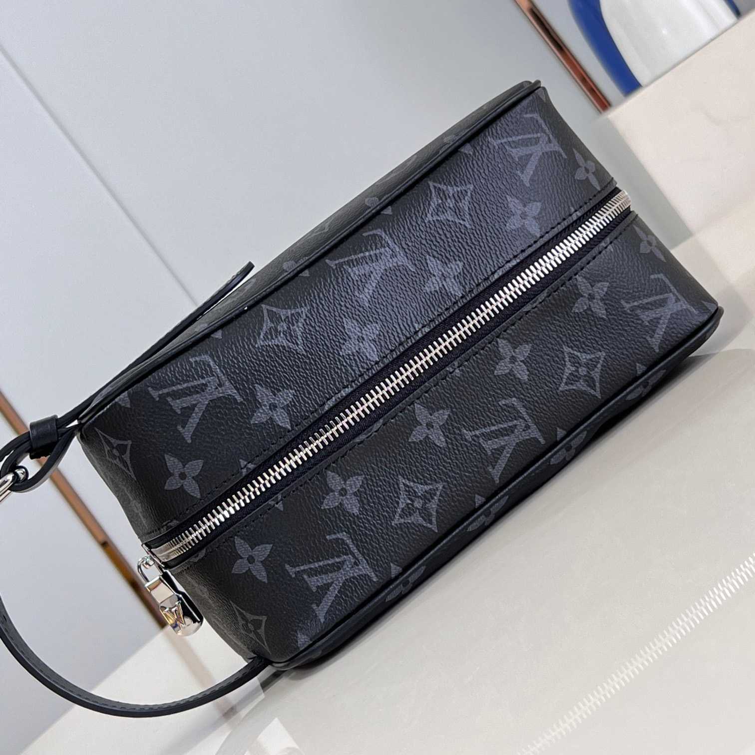 Louis Vuitton Locker Dopp Kit   M83113 - DopestKickz