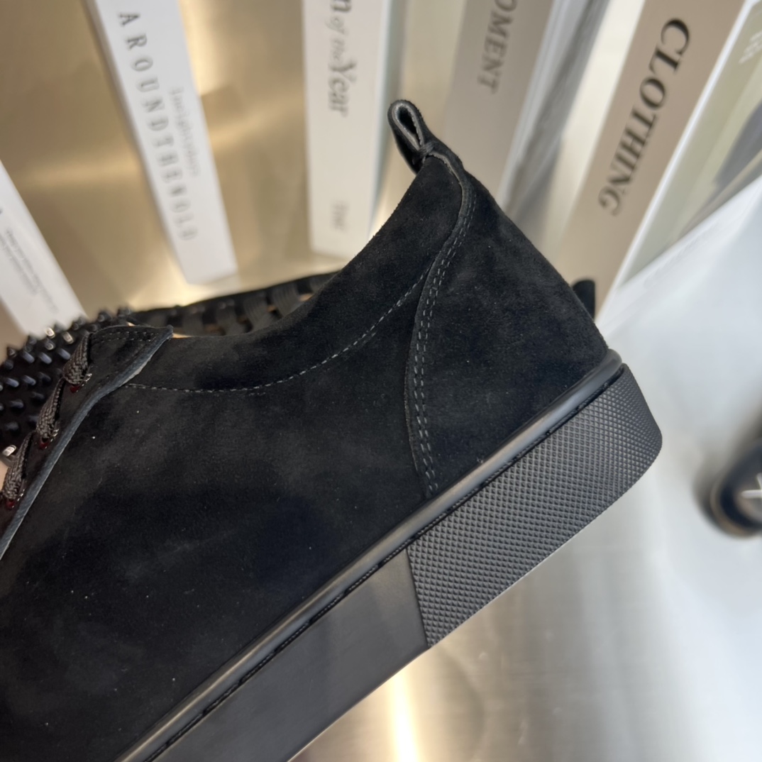 Christian Louboutin Louis Junior Spikes - DopestKickz