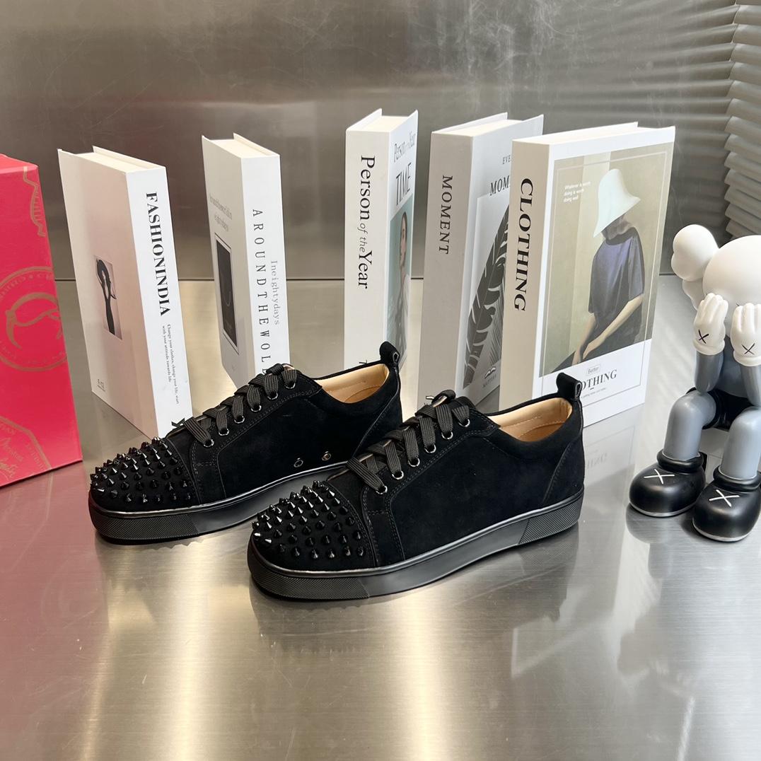 Christian Louboutin Louis Junior Spikes - DopestKickz
