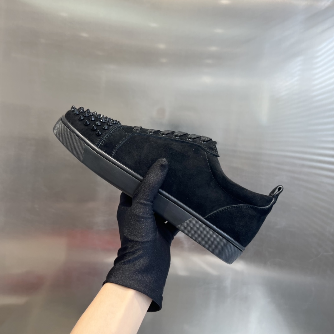 Christian Louboutin Louis Junior Spikes - DopestKickz