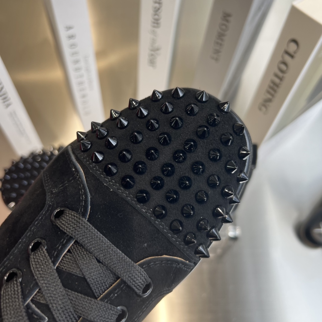 Christian Louboutin Louis Junior Spikes - DopestKickz