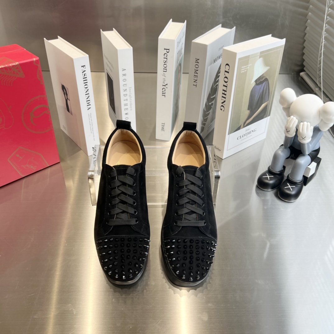 Christian Louboutin Louis Junior Spikes - DopestKickz
