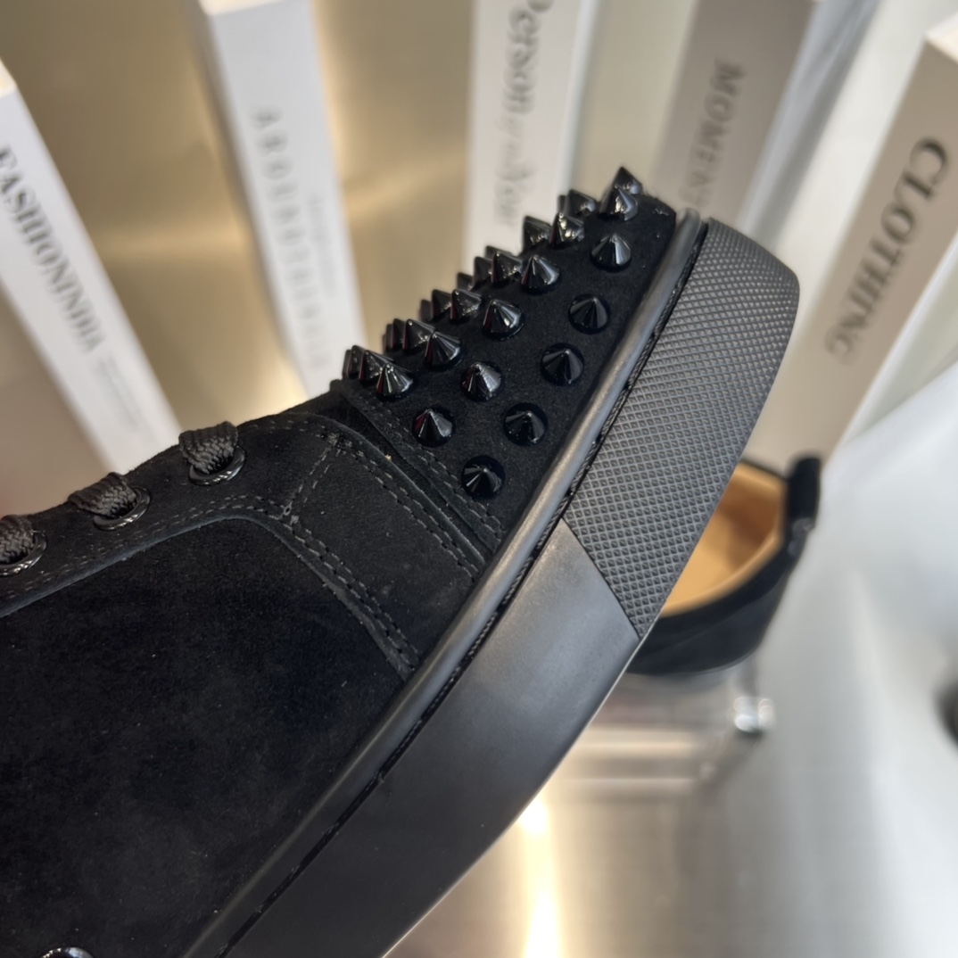 Christian Louboutin Louis Junior Spikes - DopestKickz