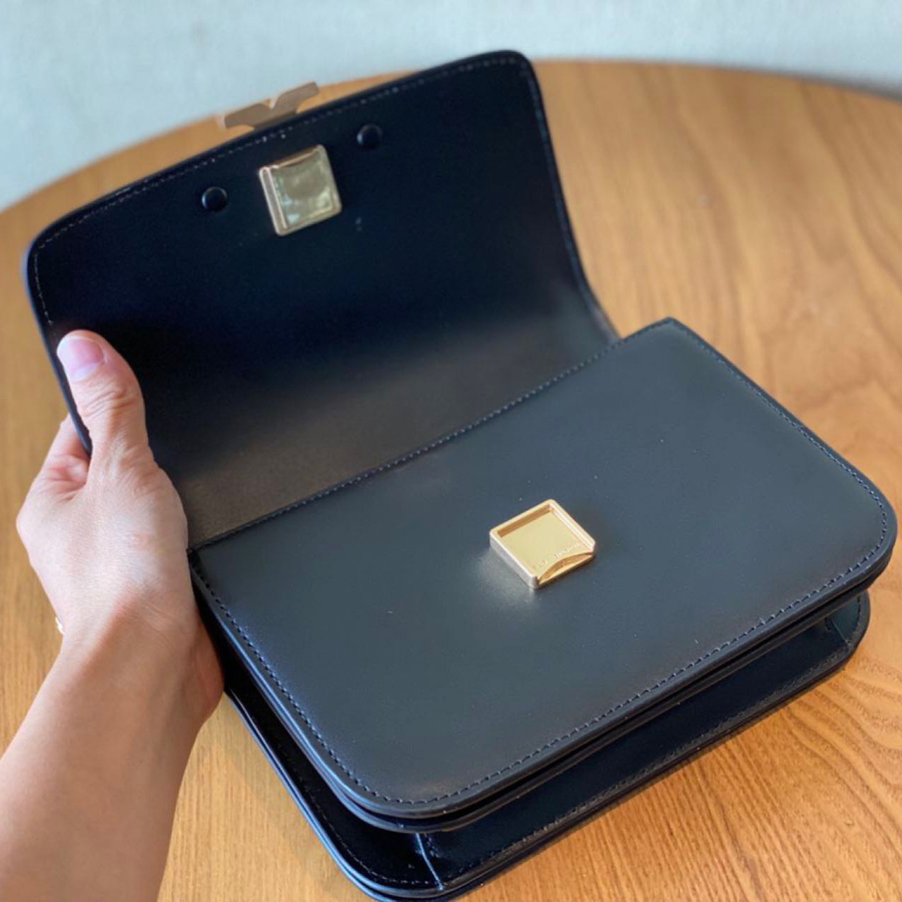 ToryBurch Leather Crossbody Bag (19-14-7cm) - DopestKickz