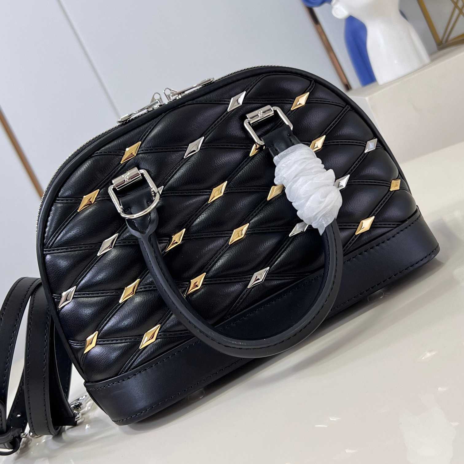 Louis Vuitton Nano Alma    M83019 - DopestKickz