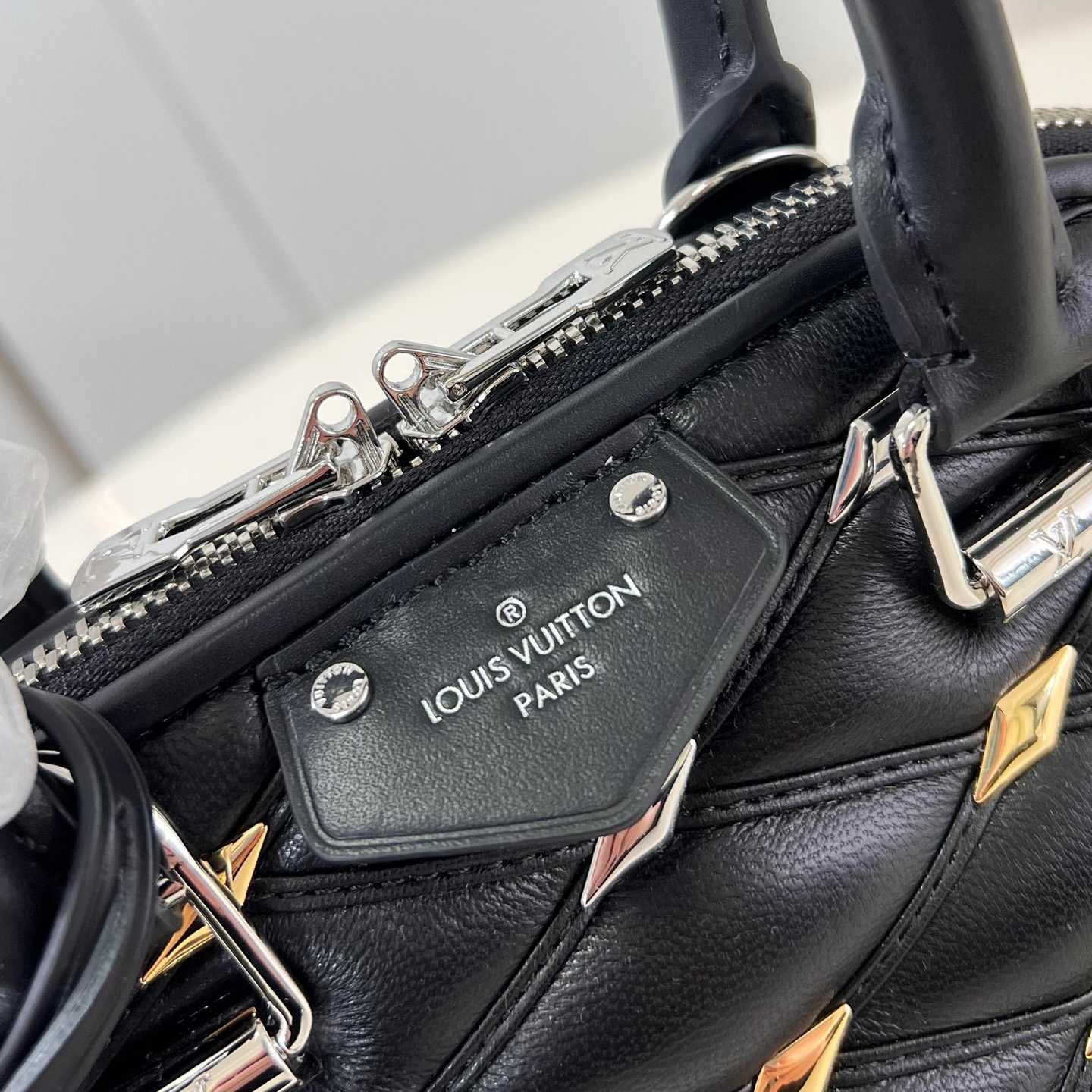 Louis Vuitton Nano Alma    M83019 - DopestKickz