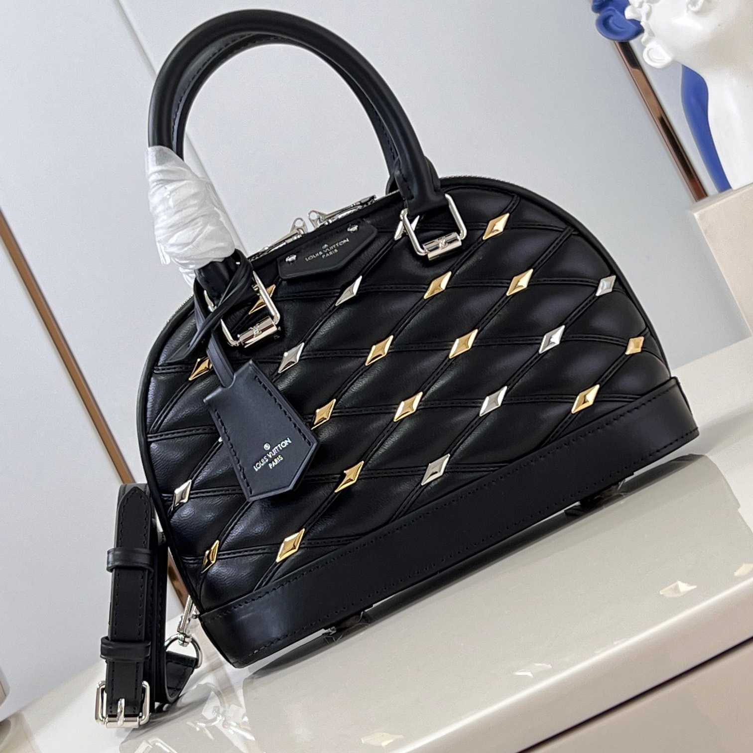 Louis Vuitton Nano Alma    M83019 - DopestKickz