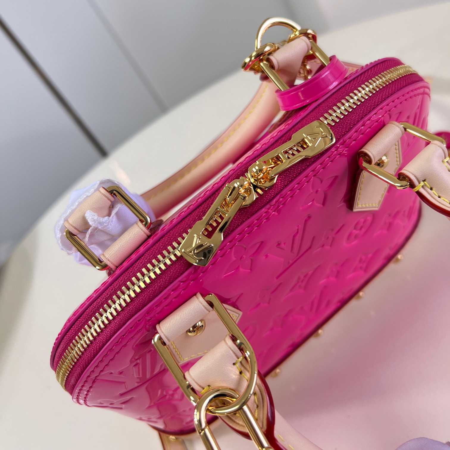 Louis Vuitton Alma BB   M90611 - DopestKickz