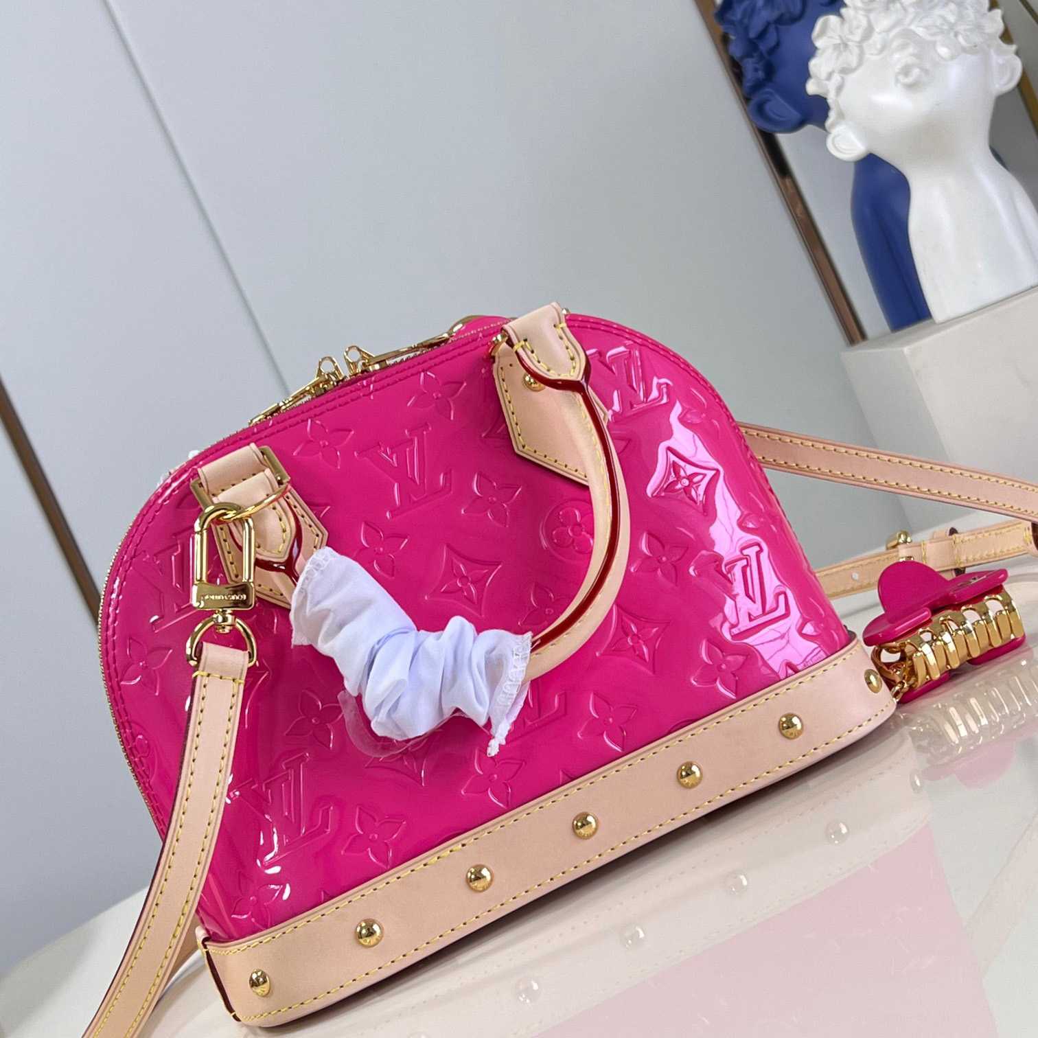 Louis Vuitton Alma BB   M90611 - DopestKickz