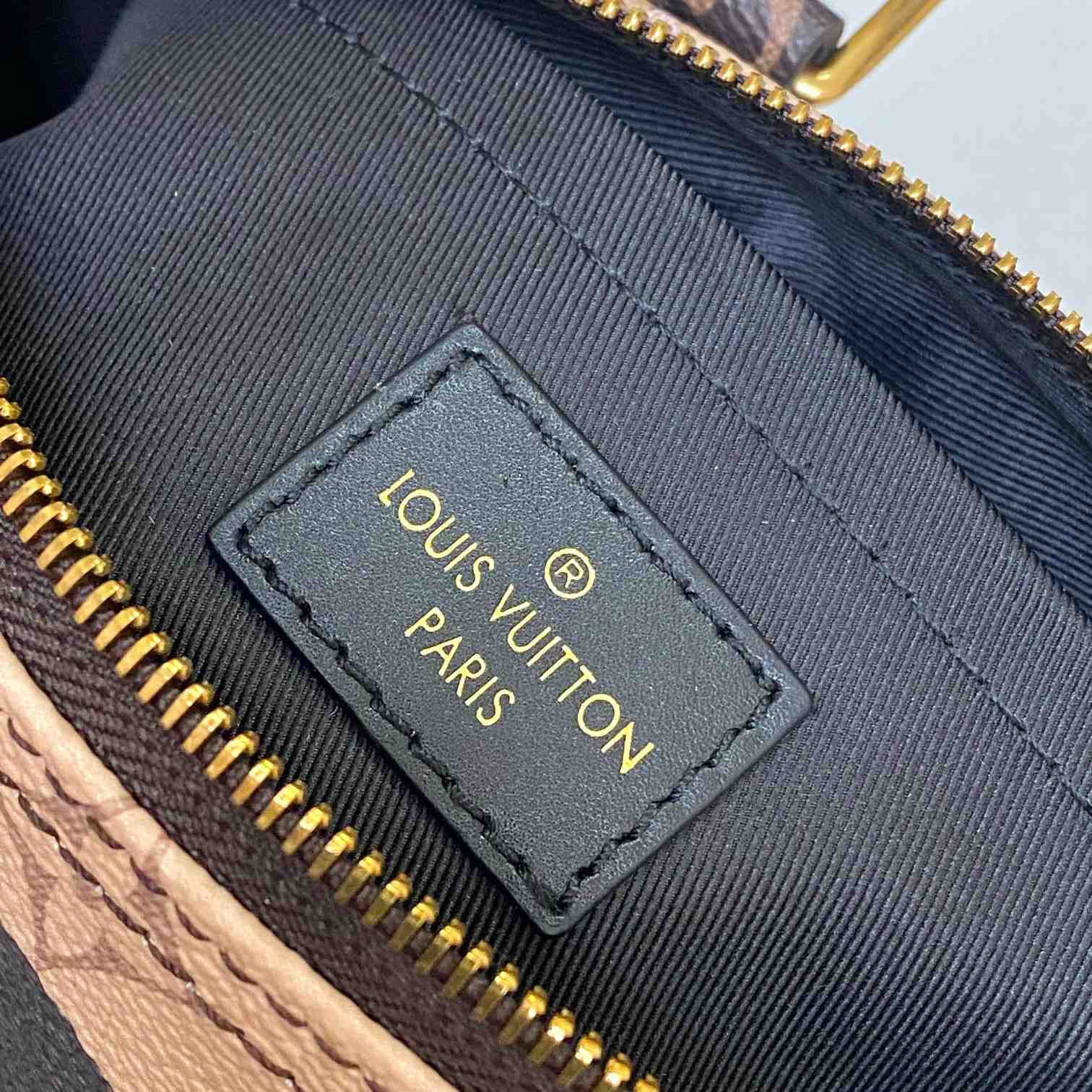 Louis Vuitton Keepall Bandoulière 25  M46701 - DopestKickz