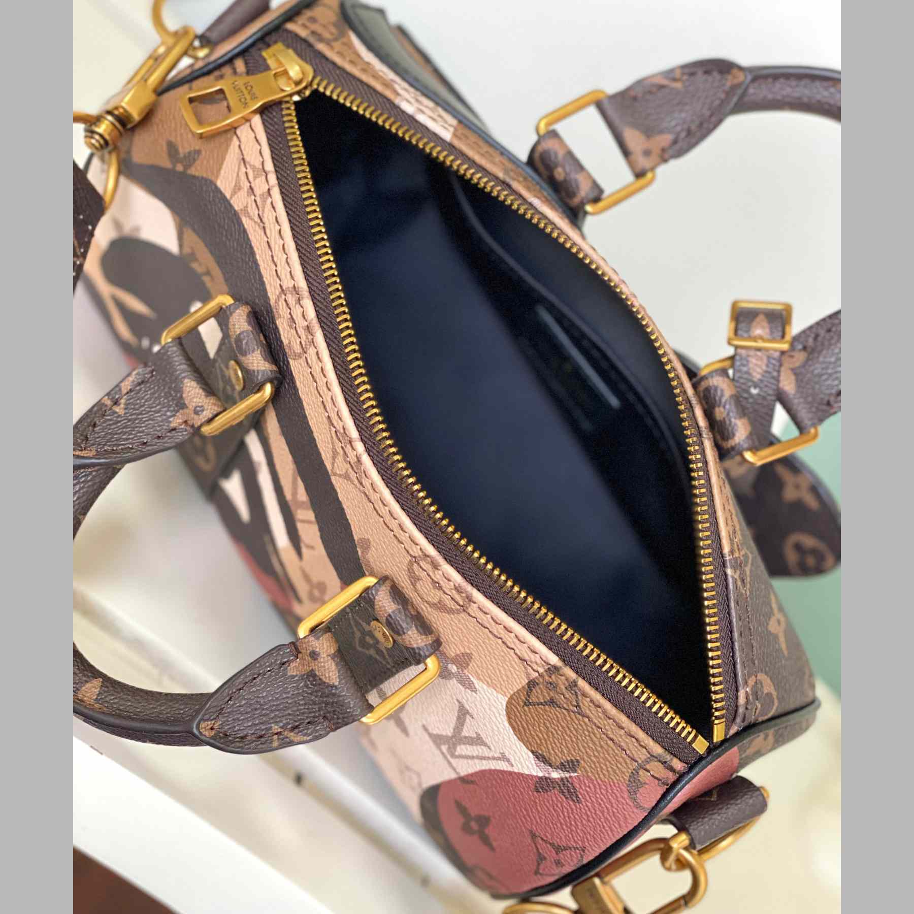 Louis Vuitton Keepall Bandoulière 25  M46701 - DopestKickz