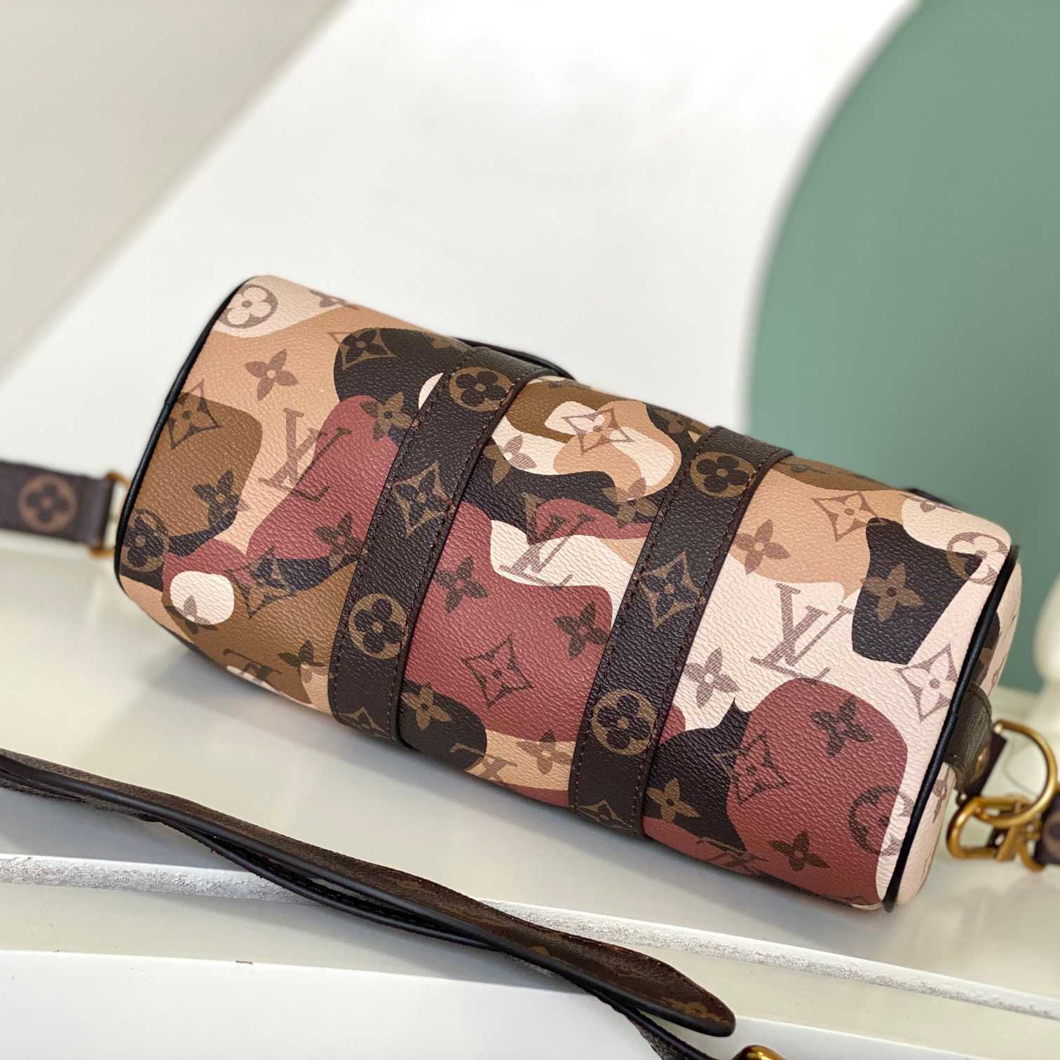 Louis Vuitton Keepall Bandoulière 25  M46701 - DopestKickz