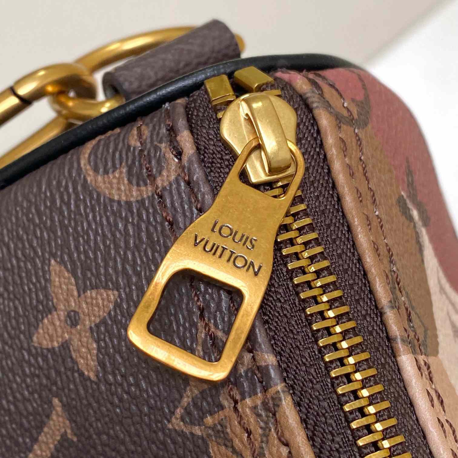 Louis Vuitton Keepall Bandoulière 25  M46701 - DopestKickz