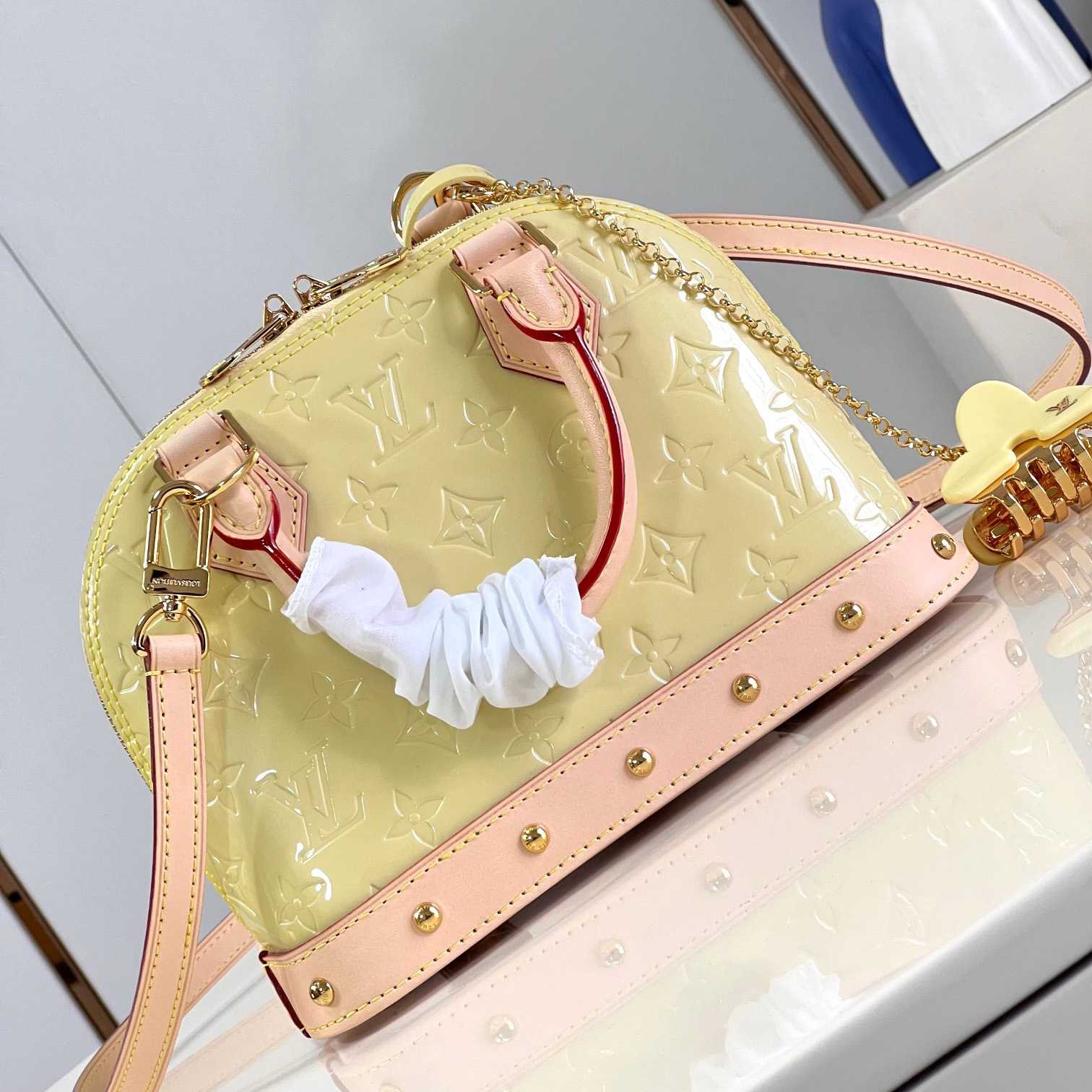 Louis Vuitton Alma BB   M24063 - DopestKickz