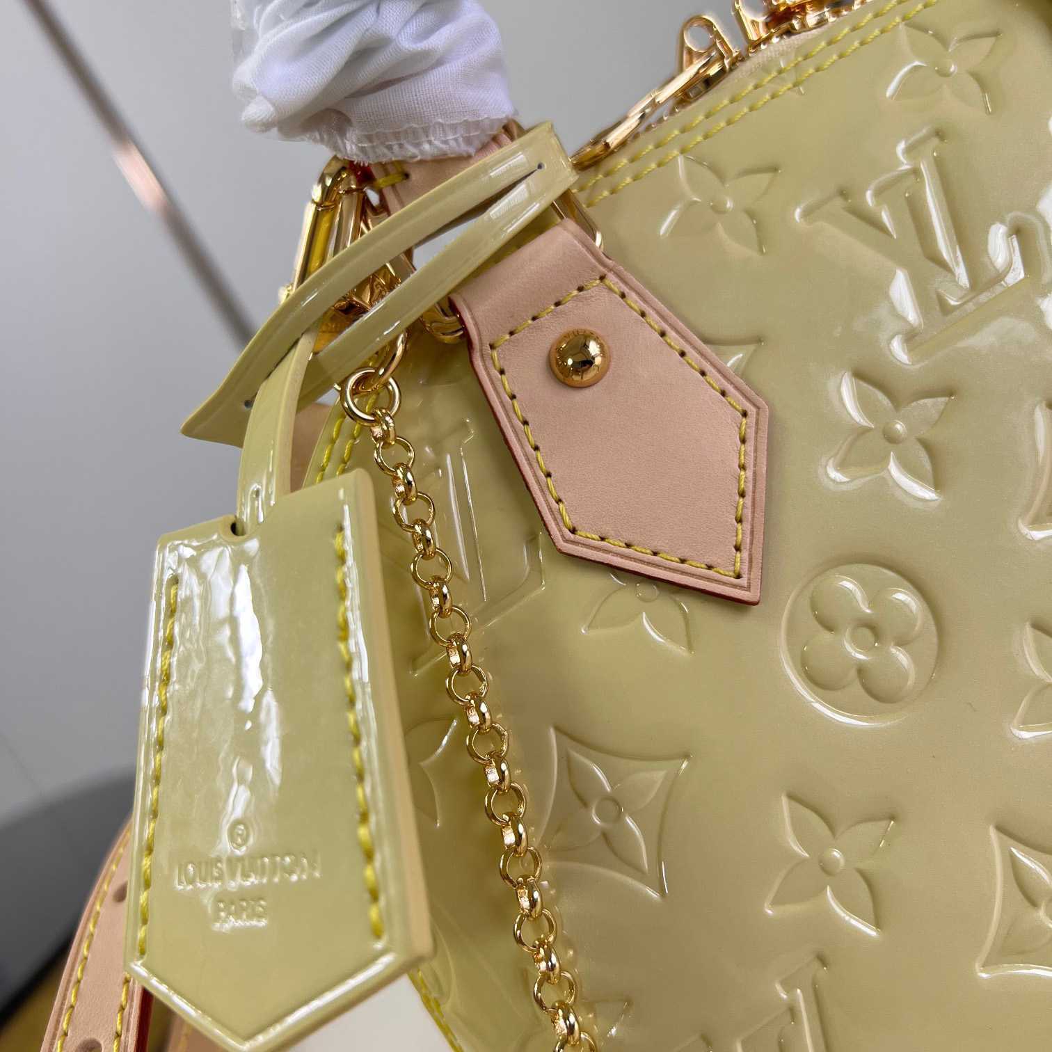 Louis Vuitton Alma BB   M24063 - DopestKickz