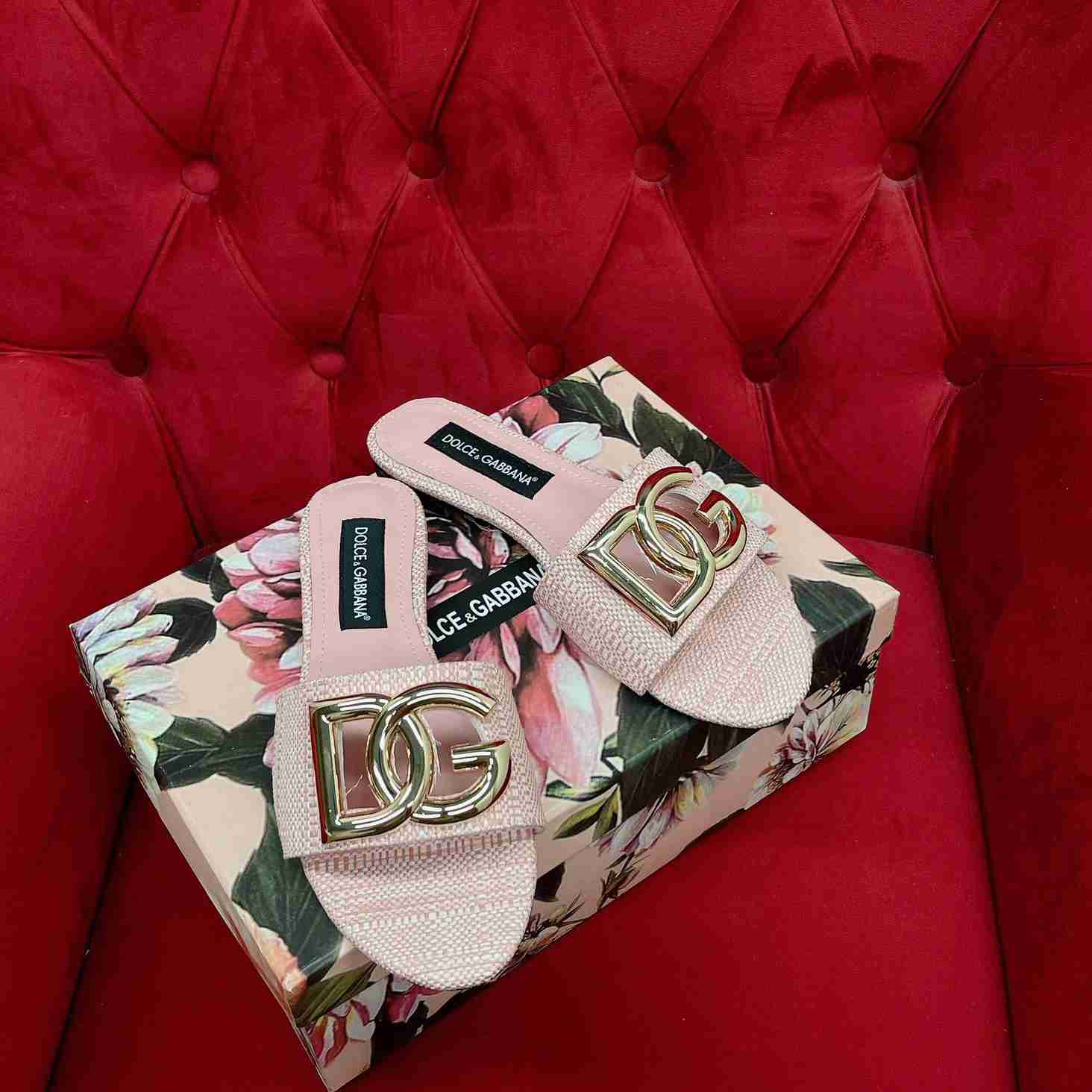 Dolce & Gabbana Raffia Sliders - DopestKickz