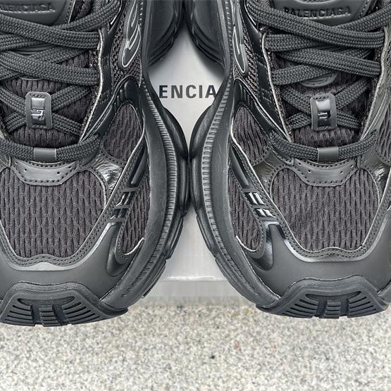 Balenciaga 10XL Sneaker  - DopestKickz