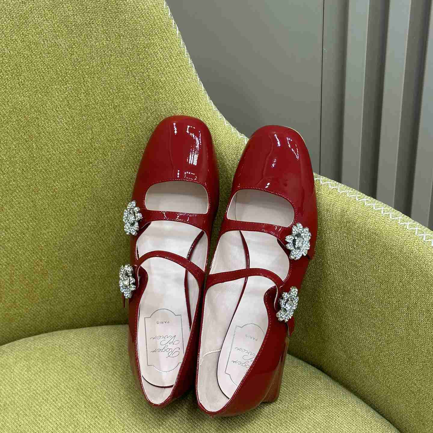 Roger Vivier Bouquet Strass Babies Ballerinas in Patent Leather - DopestKickz