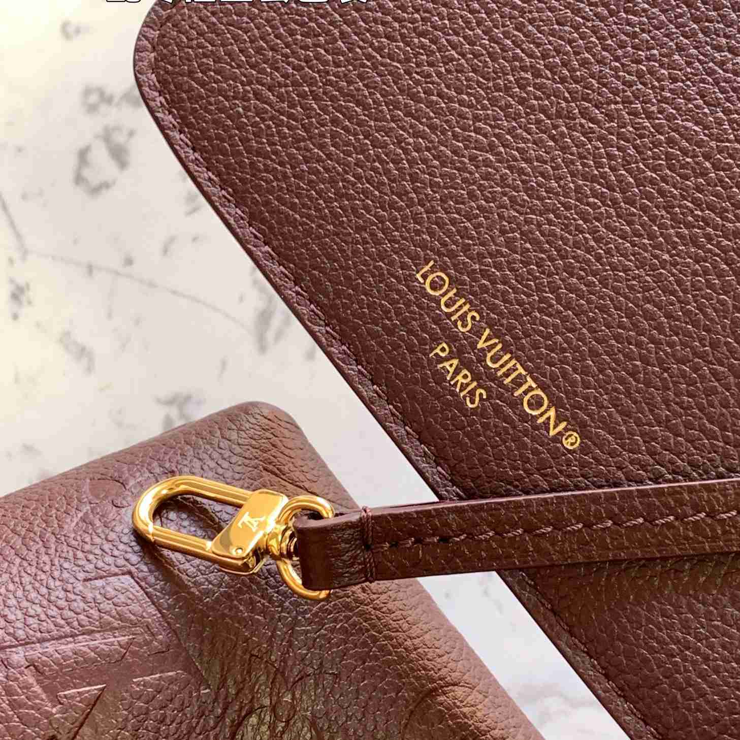 Louis Vuitton Sac Sport   M46674 - DopestKickz