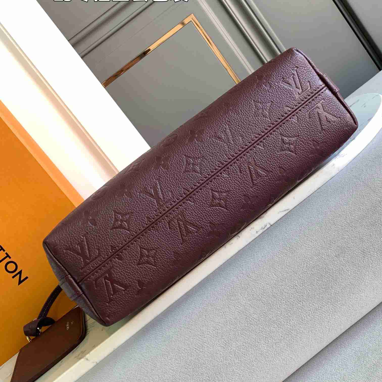 Louis Vuitton Sac Sport   M46674 - DopestKickz