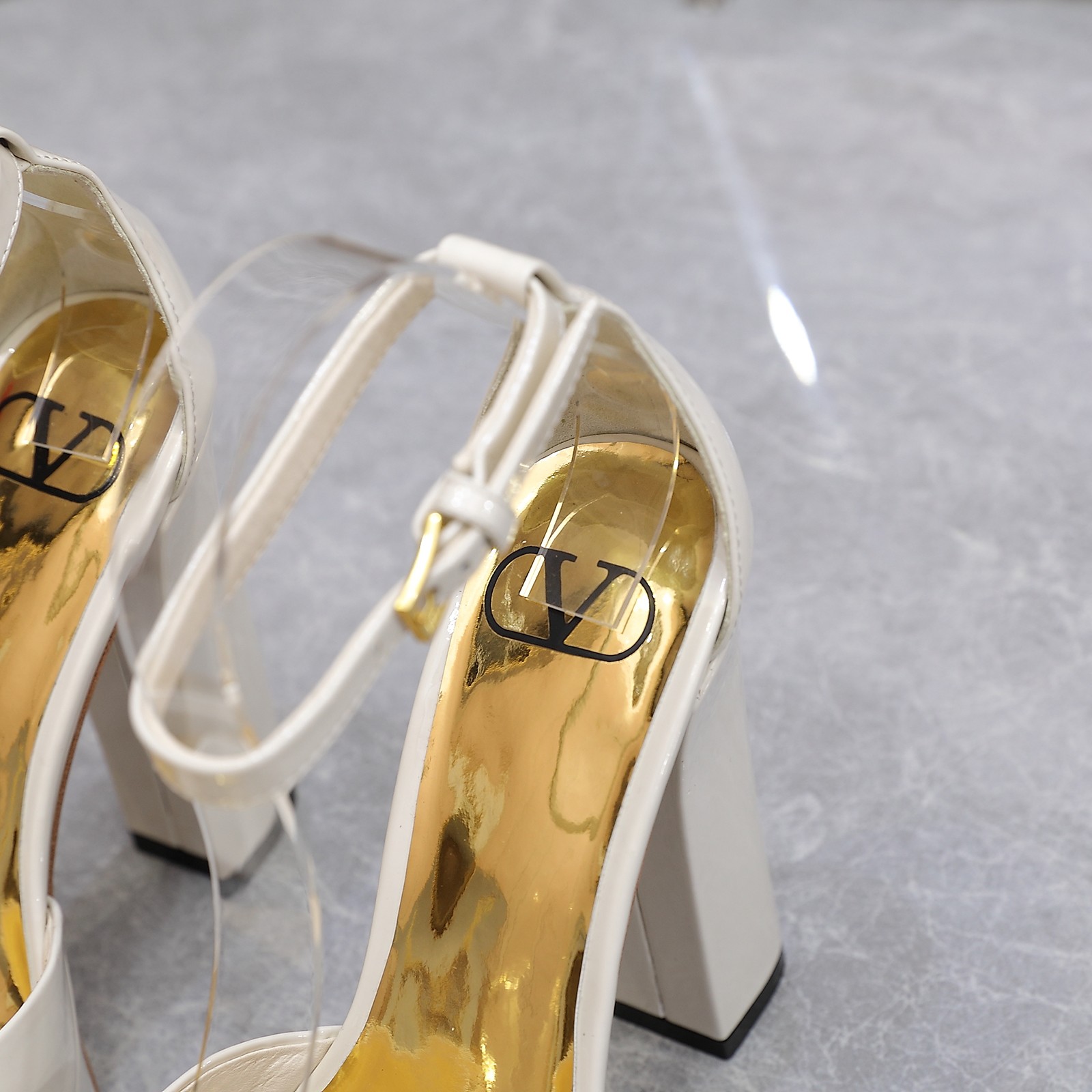 Valenti Garavani One Stud Patent Leather Platform Sandals - DopestKickz