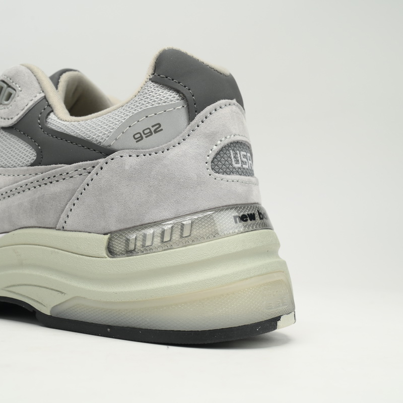 New Balance 992 Black And Gray Sneakers      M992GR  - DopestKickz