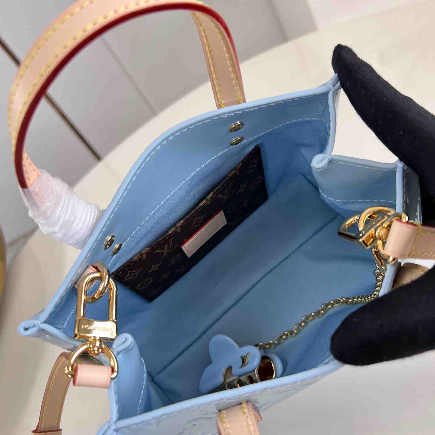 Louis Vuitton Reade PM    M24144 - DopestKickz