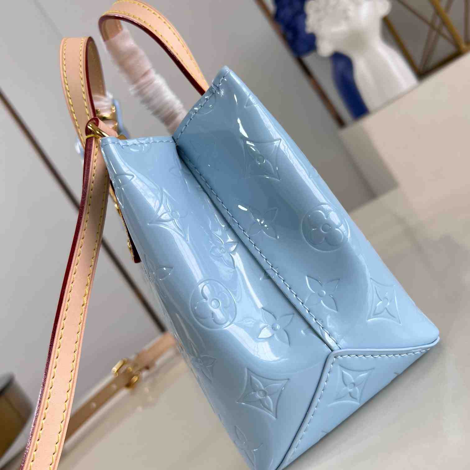 Louis Vuitton Reade PM    M24144 - DopestKickz