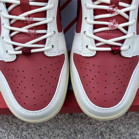 Nike Dunk Low Sneaker       HF0736-161 - DopestKickz