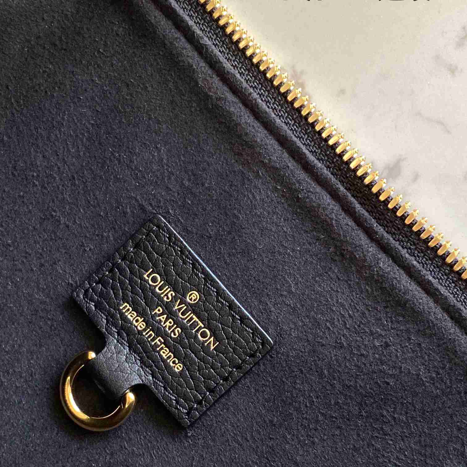 Louis Vuitton Sac Sport   M46610 - DopestKickz