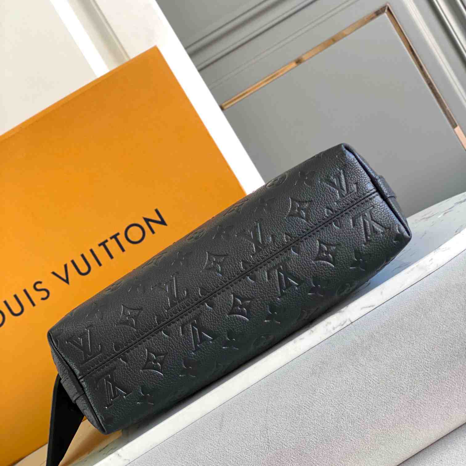 Louis Vuitton Sac Sport   M46610 - DopestKickz