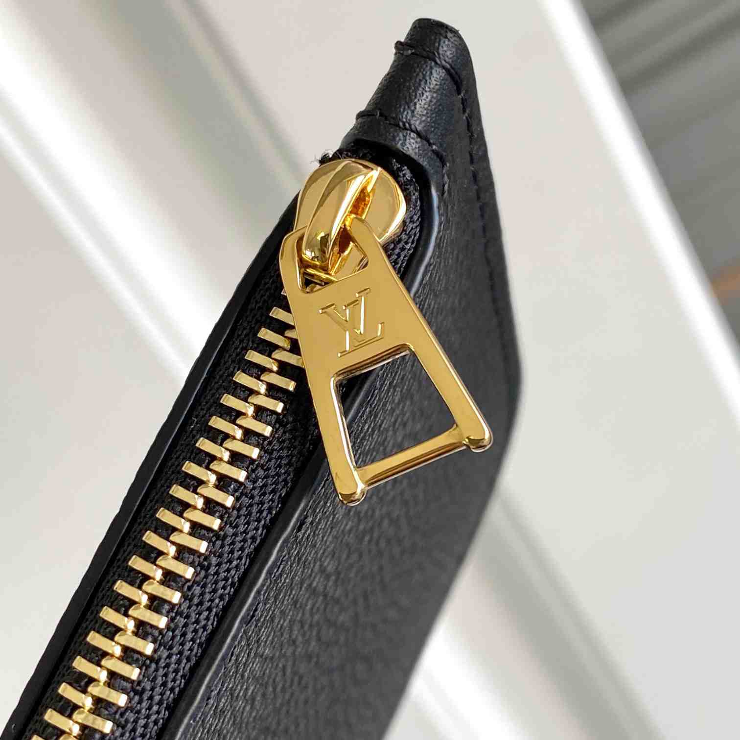 Louis Vuitton Sac Sport   M46610 - DopestKickz