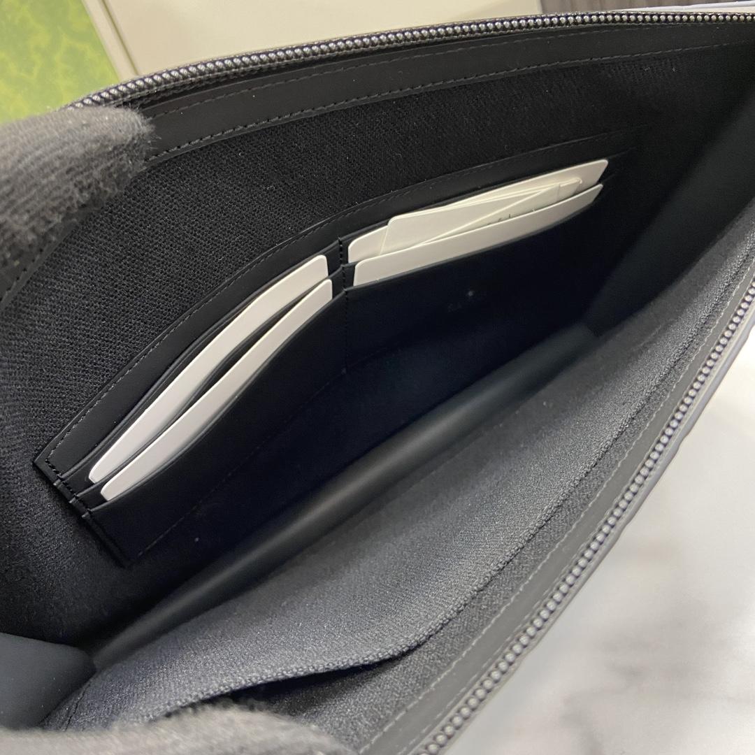 Gucci GG Rubber-effect Pouch - DopestKickz