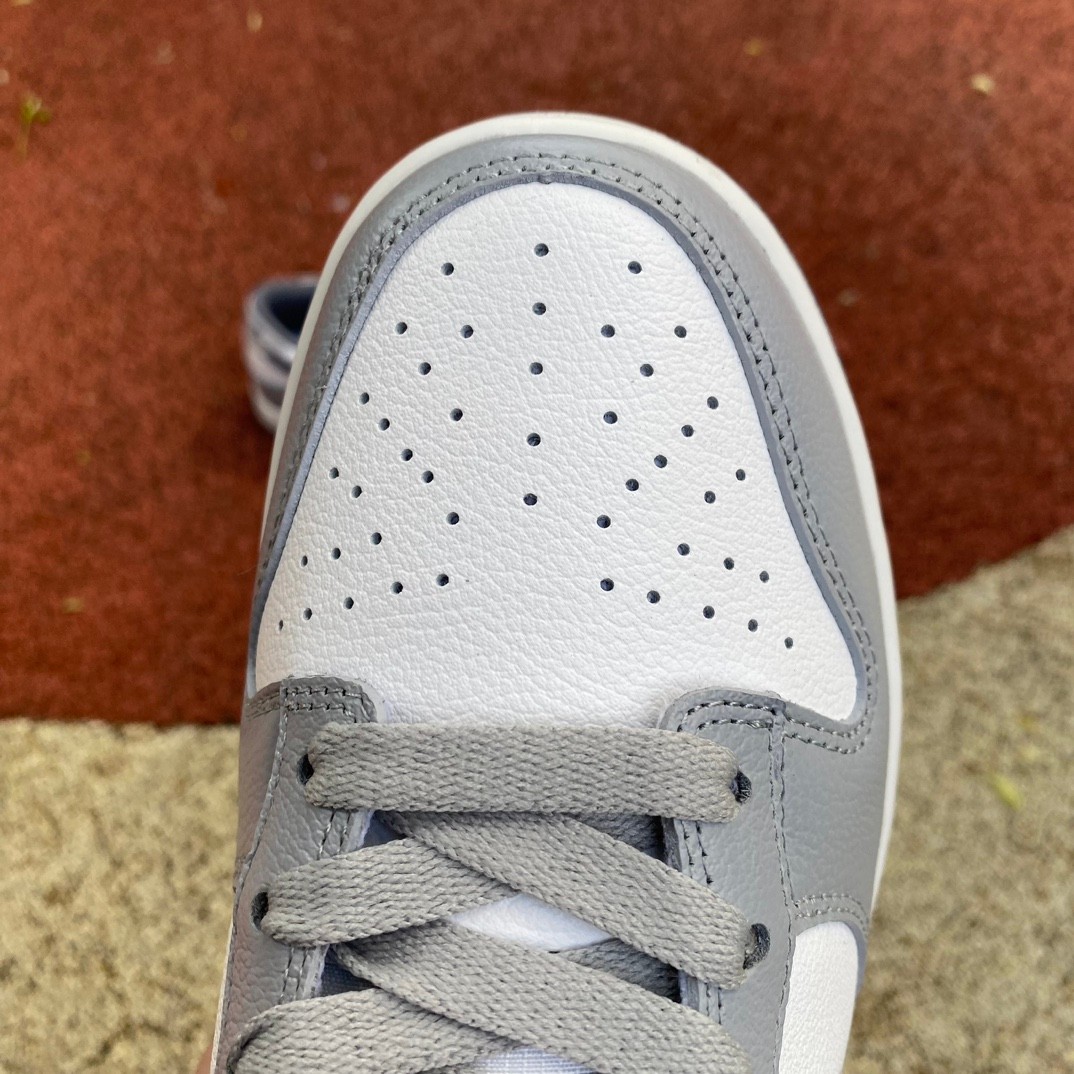 NikeDunk Low Sneakers          FJ4188-100 - DopestKickz