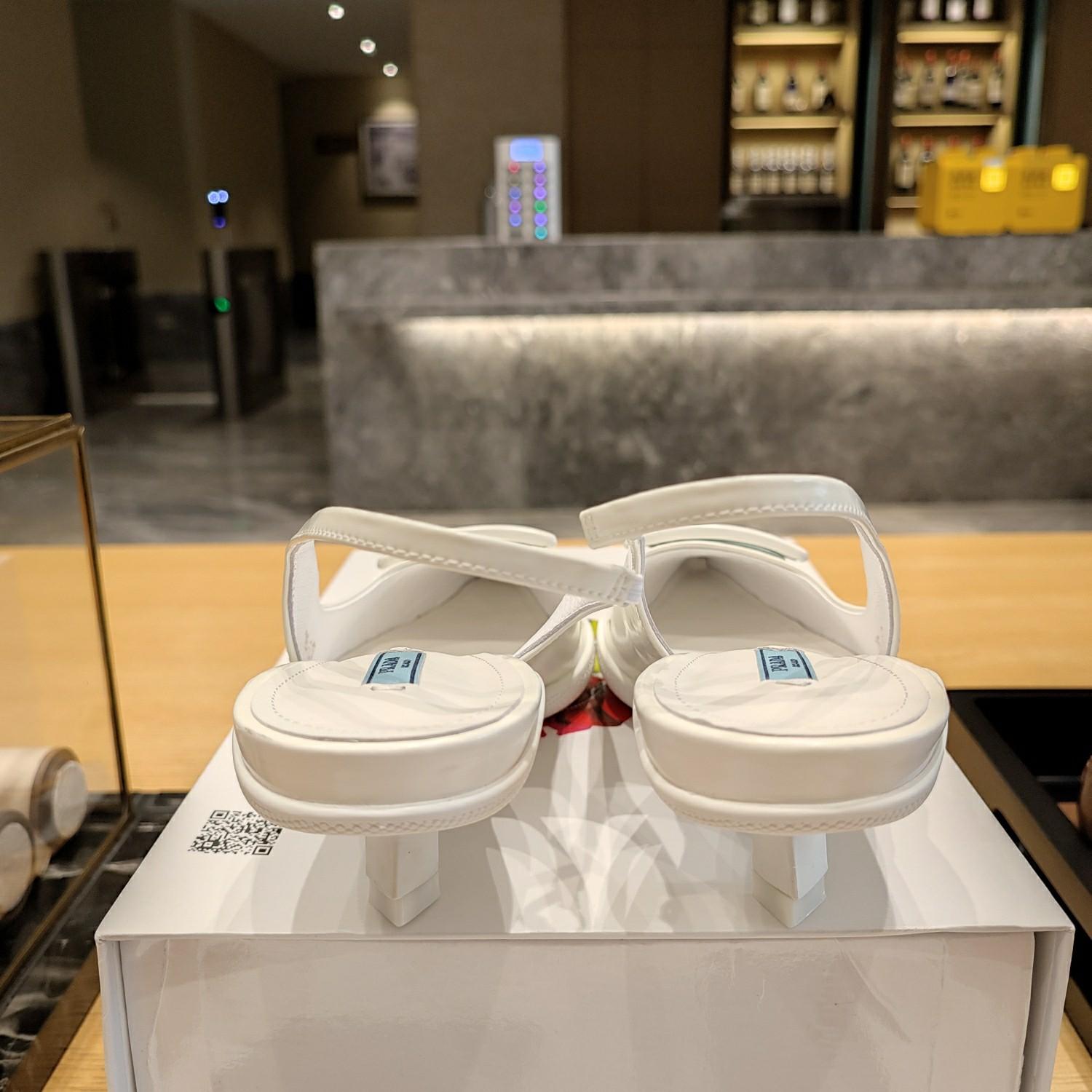 Prada Leather Slingback Pumps - DopestKickz