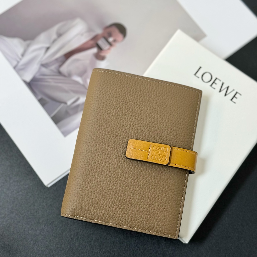 Loewe Medium Vertical Grained-Leather Wallet(14×11cm) - DopestKickz