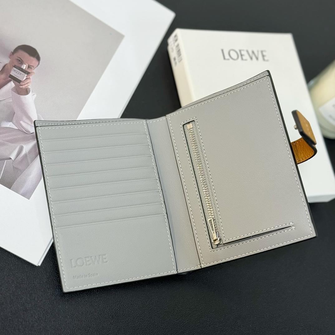 Loewe Medium Vertical Grained-Leather Wallet(14×11cm) - DopestKickz