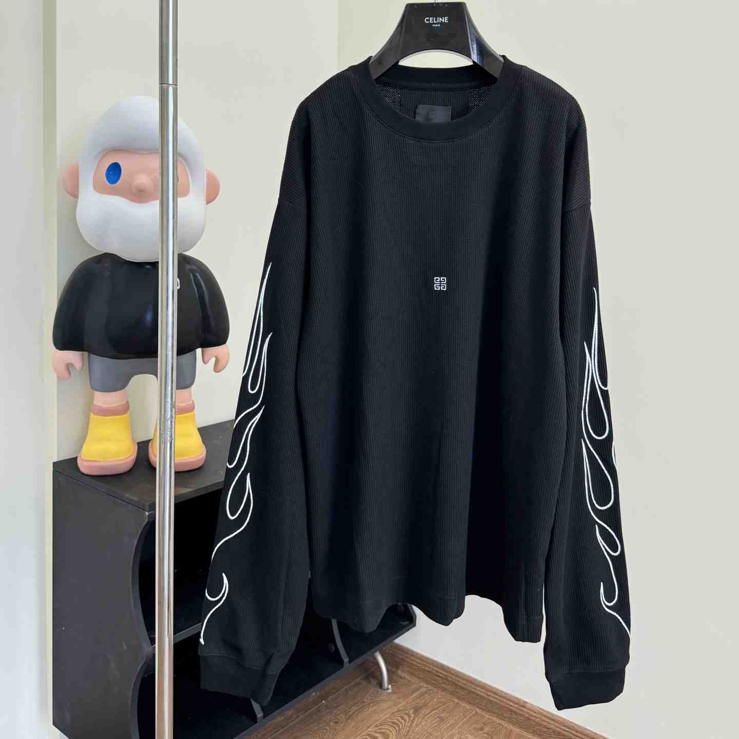 Givenchy Boxy Fit T-shirt In Cotton With GIVENCHY Dragon Print - DopestKickz