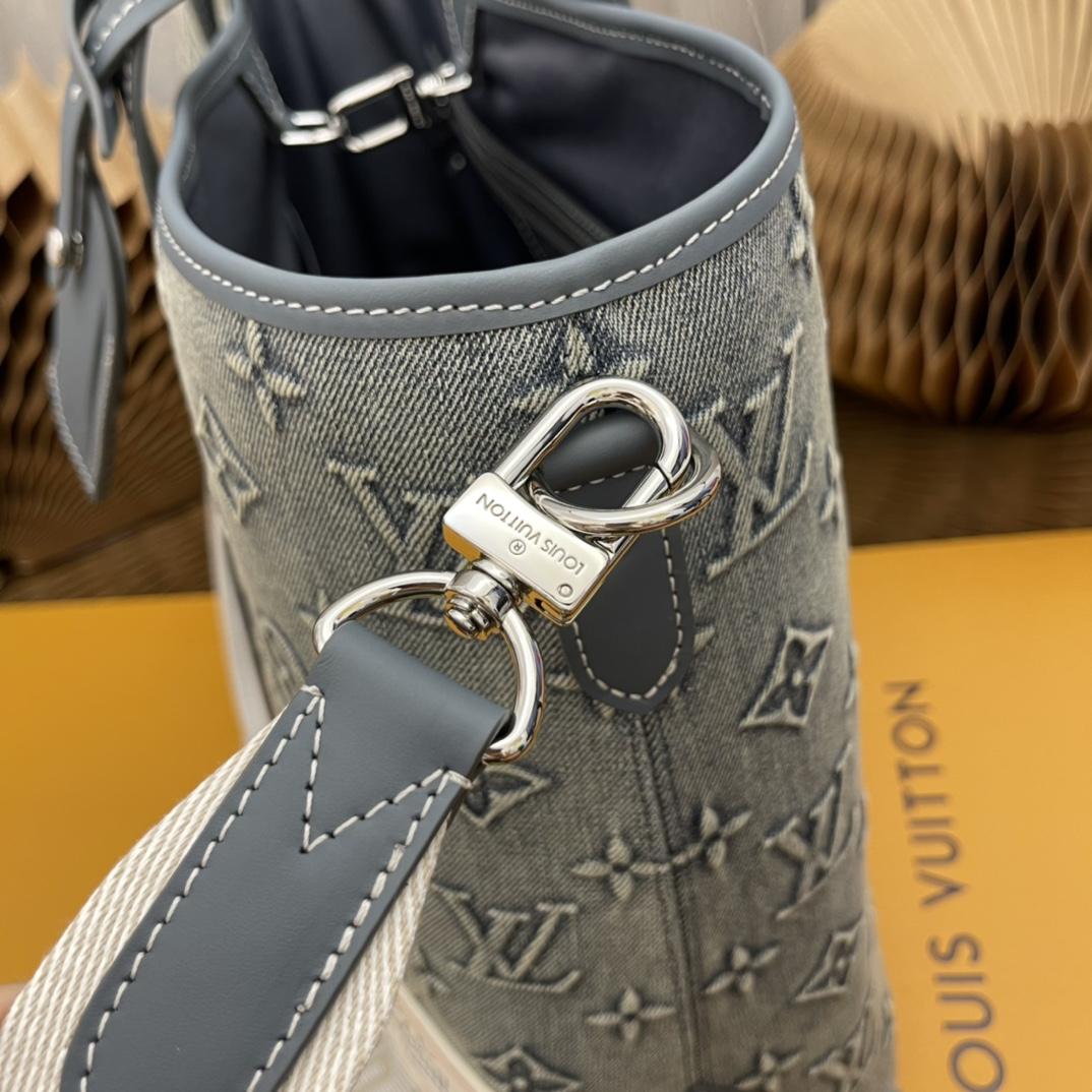 Louis Vuitton Weekend Tote NM   M22537 - DopestKickz