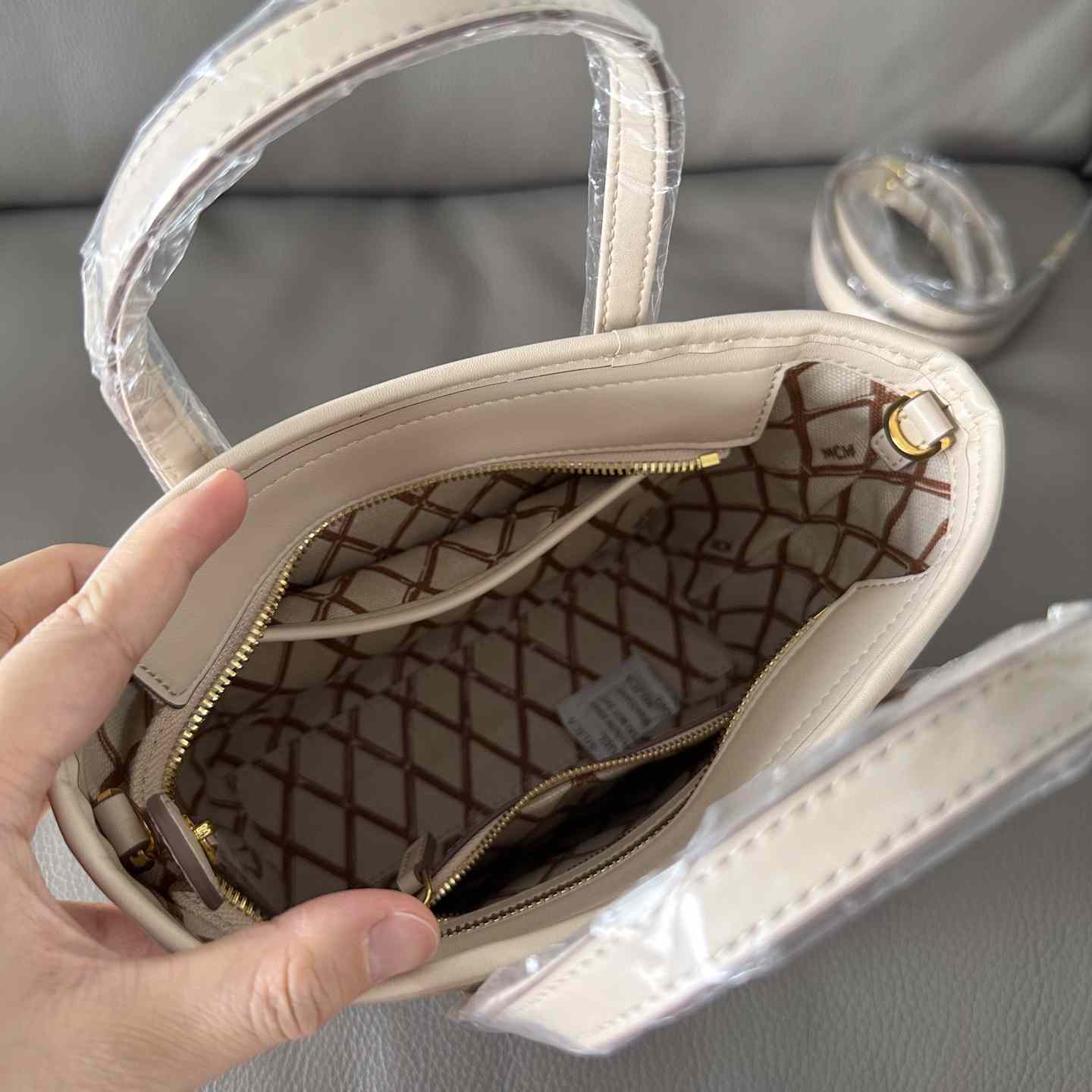 MCM Aren Top-zip Shopper In Visetos - DopestKickz