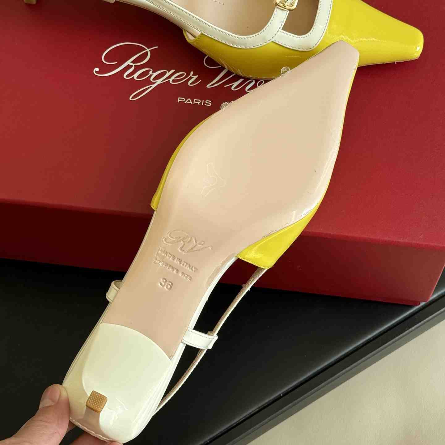 Roger Vivier Viv’ Canard Slingback Pumps in Patent Leather - DopestKickz